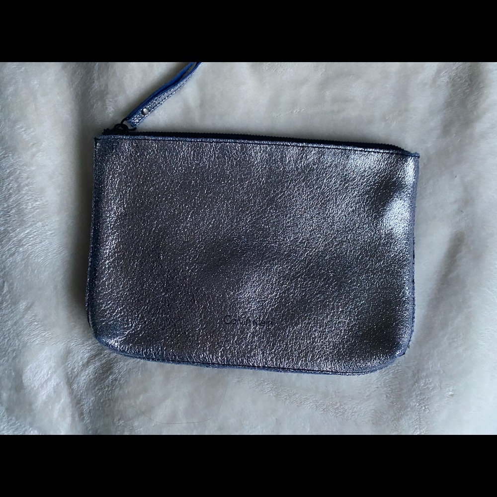 SIVLER LEATHER CLUTCH WRISTLET!!